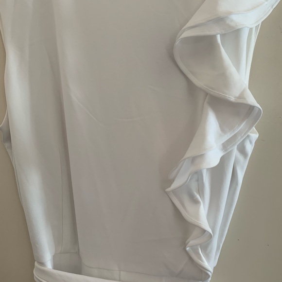 Kasper One Shoulder jumpsuit in Elegant White. Definitely a show stopper - Picture 3 of 6